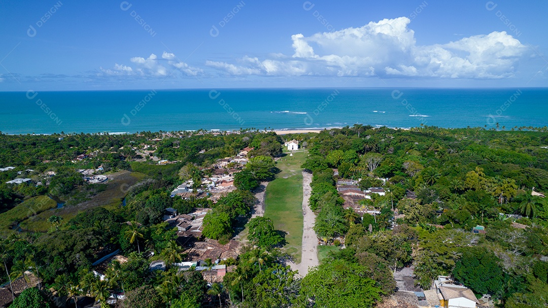 Vista aérea de Trancoso, Porto Seguro, Bahia, Brasil. Pequena capela no centro histórico de Trancoso