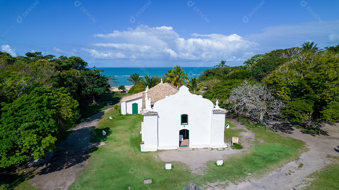 Vista aérea de Trancoso, Porto Seguro, Bahia, Brasil. Pequena capela no centro histórico de Trancoso