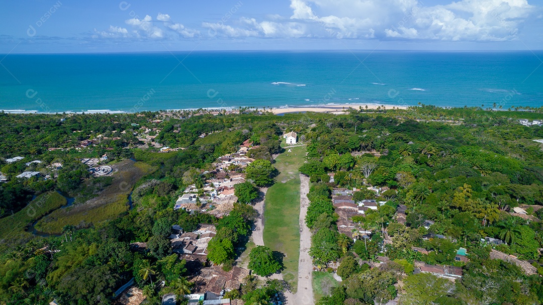 Vista aérea de Trancoso, Porto Seguro, Bahia, Brasil. Pequena capela no centro histórico de Trancoso