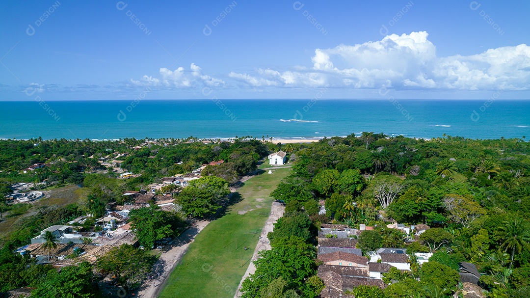 Vista aérea de Trancoso, Porto Seguro, Bahia, Brasil. Pequena capela no centro histórico de Trancoso