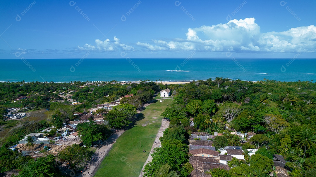 Vista aérea de Trancoso, Porto Seguro, Bahia, Brasil. Pequena capela no centro histórico de Trancoso