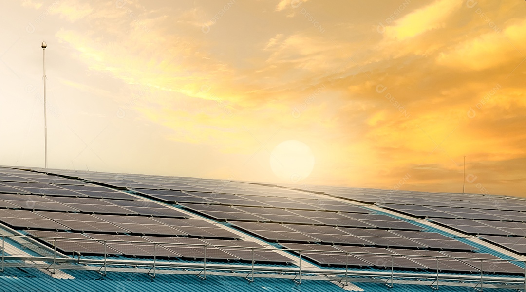 Energia solar para construção de fábrica ou armazém. Painéis solares ligados