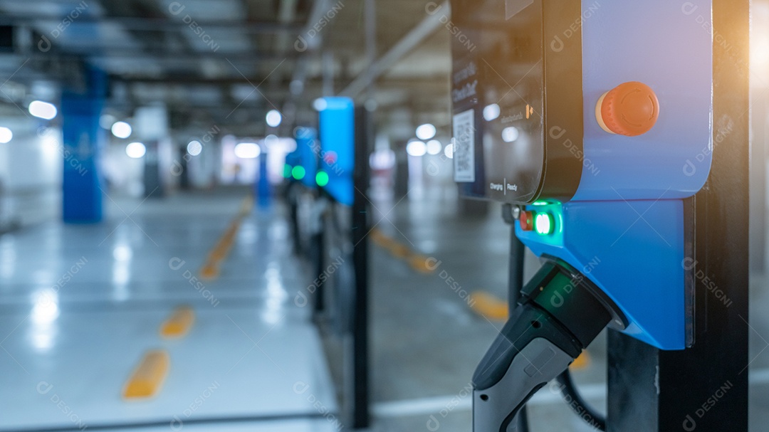 Estação de carregamento de carros elétricos para carga de bateria EV. Plugue para cinco