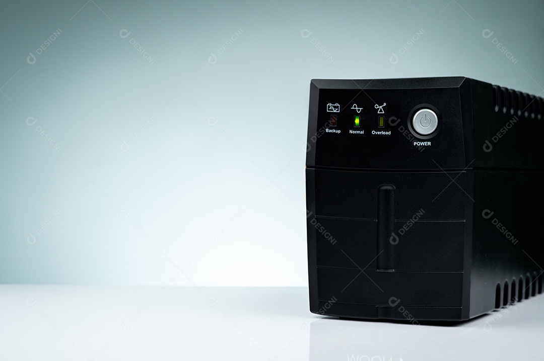 Fonte de energia ininterrupta. Backup Power UPS com isolamento de bateria