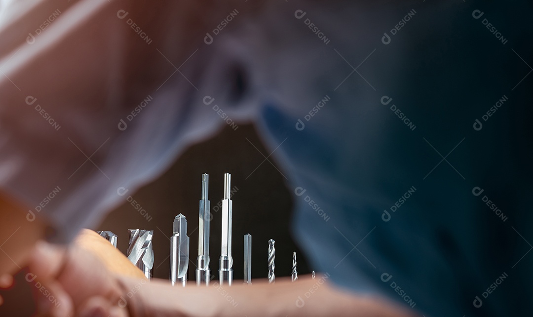 Ferramentas especiais. Ferramentas de corte de metal duro para aplicações industriais