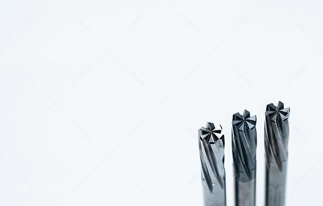 Ferramentas especiais isoladas no fundo branco. Feito sob encomenda especial