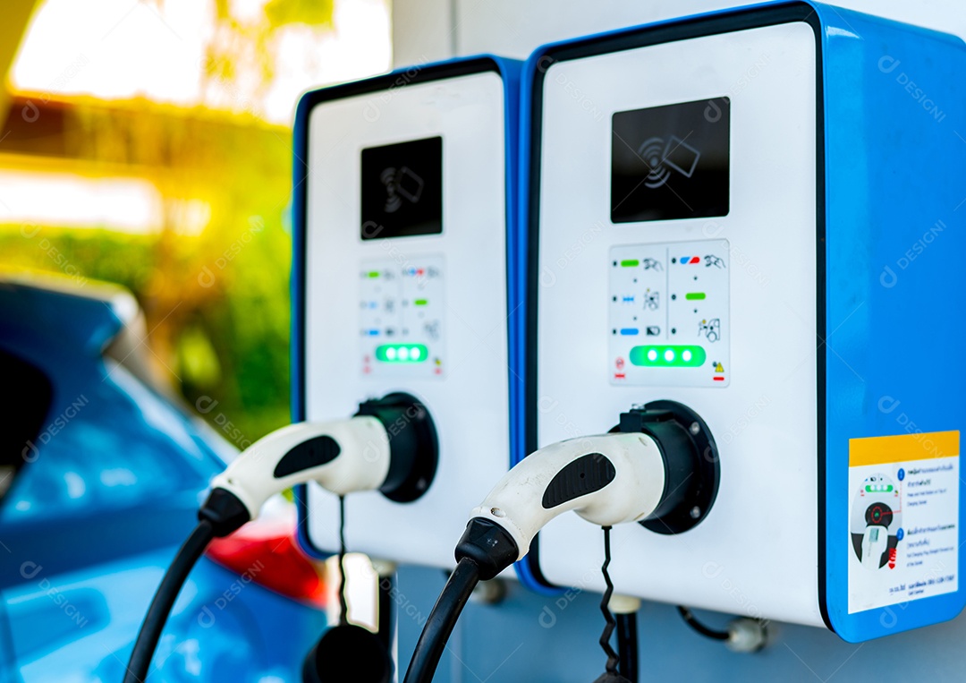 Estação de carregamento de carros elétricos para carga de bateria EV. Plugue para cinco