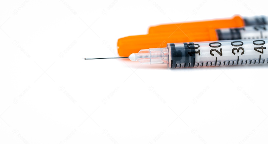 Seringa de uso único. Seringa plástica de insulina. Agulha para viciado.