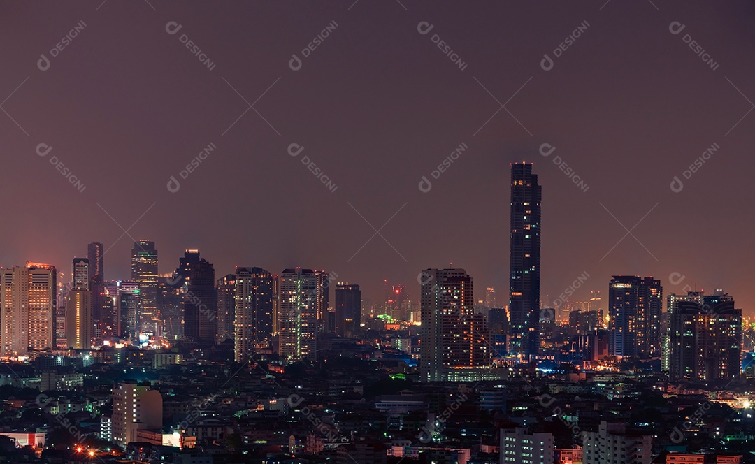 Paisagem urbana de edifício moderno à noite. arquitetura moderna