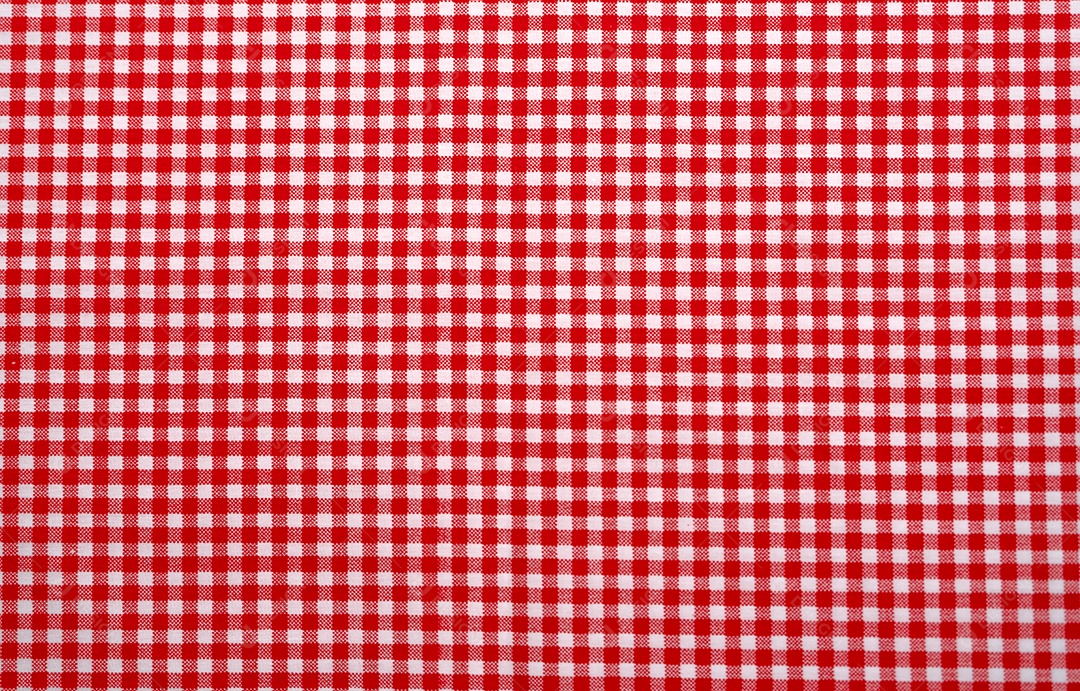 Toalha de mesa xadrez vermelha e branca. Texto de toalha de mesa de vista superior