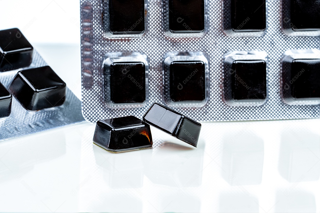 Pastilha médica para alívio da tosse, dor de garganta e irritação na garganta