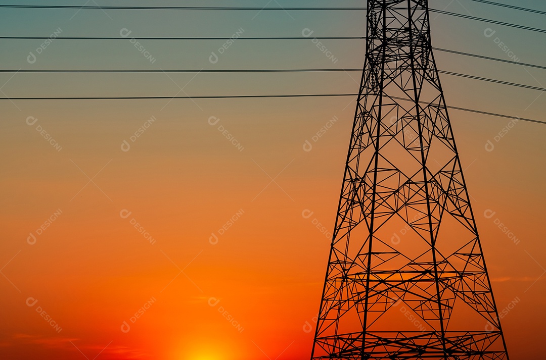 Pilão elétrico de alta tensão da silhueta e fio elétrico