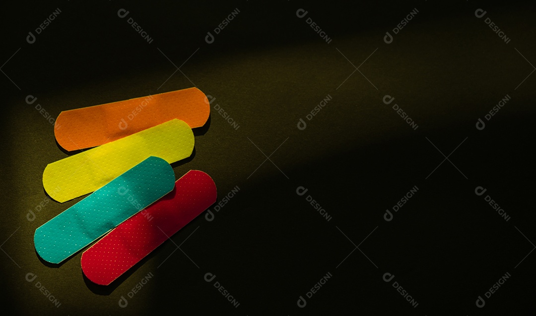 Curativo de primeiros socorros com almofada antiaderente para rápida cicatrização de feridas