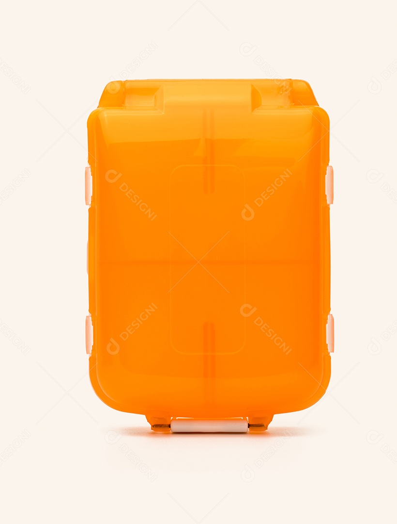 Caixa de comprimidos laranja isolada no fundo branco com espaço de cópia