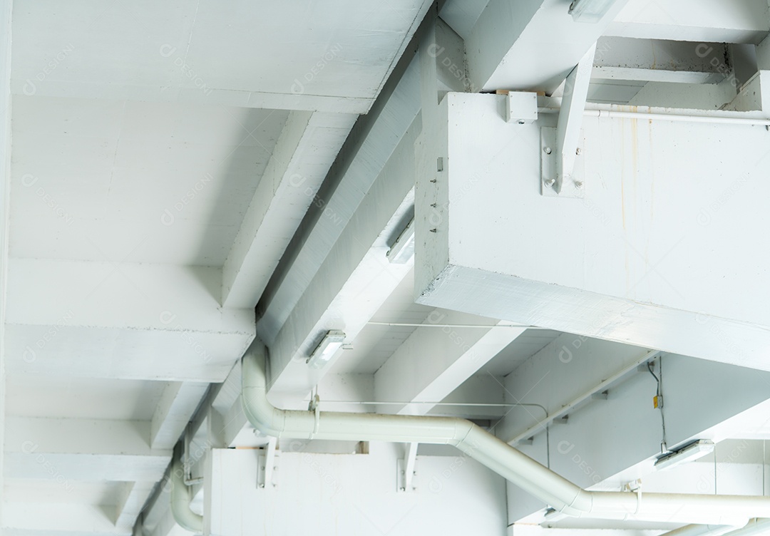 Encanamento no shopping. Sistema de tubulação de encanamento.