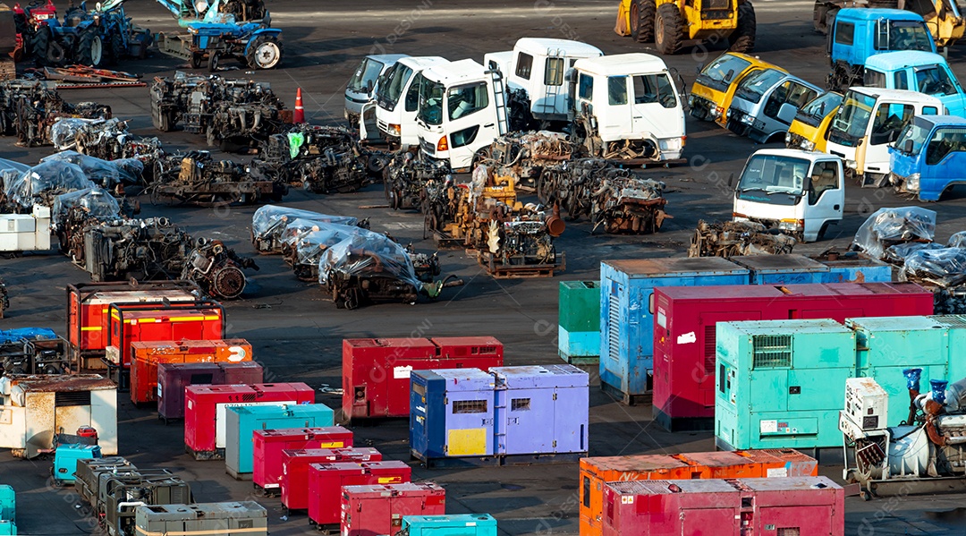 Mercado de segunda mão de máquinas pesadas. Gerador elétrico velho