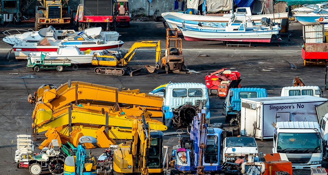 Mercado de segunda mão de máquinas pesadas. Gerador elétrico velho