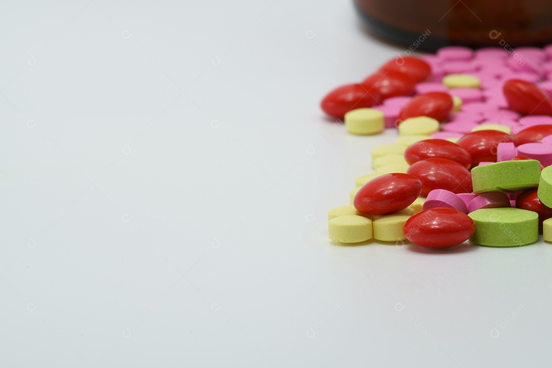 Interações medicamentosas, comprimidos redondos coloridos