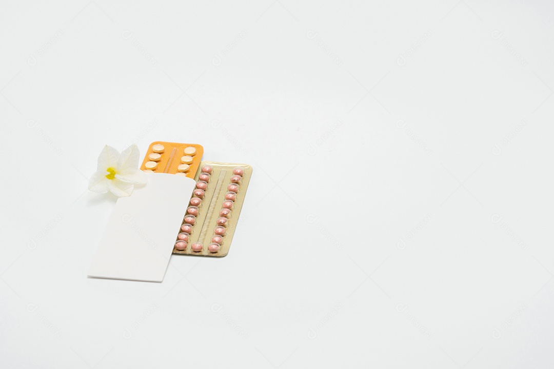 Pílulas anticoncepcionais ou pílula anticoncepcional com caixa de papel