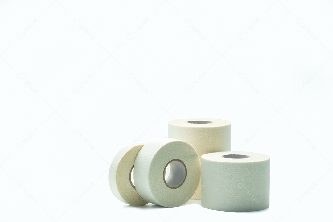 Fita esportiva branca isolada no fundo branco. Gravação atlética.