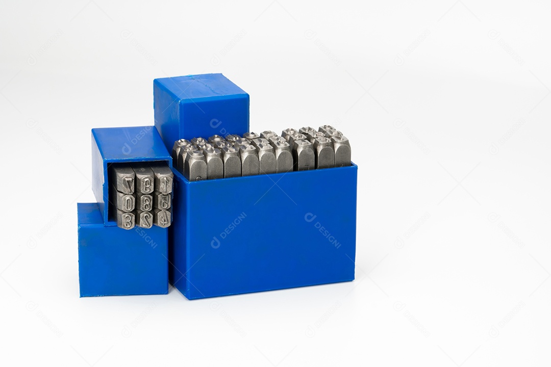 Conjunto de alfabeto de carimbo de metal e soco de número em caixa de plástico azul