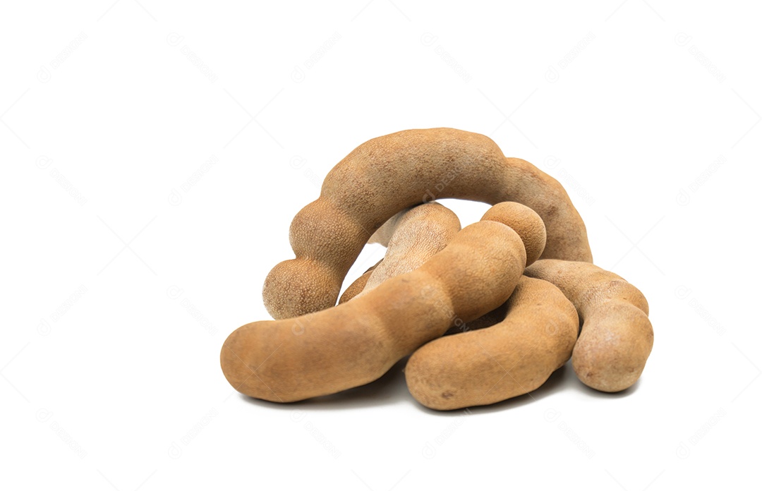 Tamarindo - Doce tamarindo maduro isolado no fundo branco