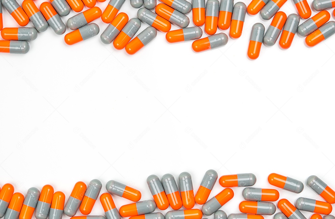 Colorido de comprimidos de cápsulas de antibióticos isolados no fundo branco