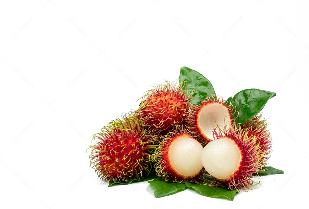 Aproximação do rambutan maduro vermelho fresco (Nephelium lappaceum)