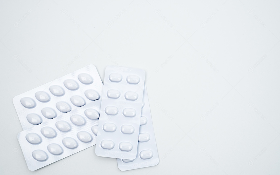 Pílula de comprimidos de estatina em blister branco para resistência à luz