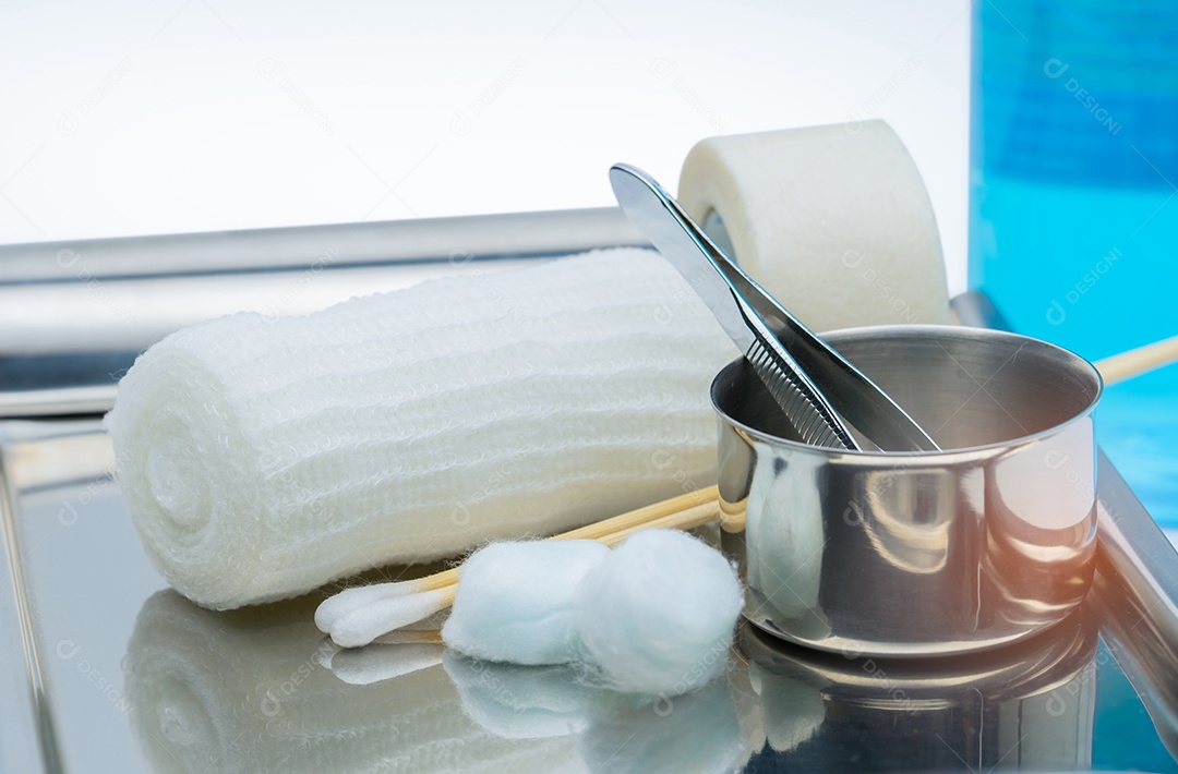 Suprimento médico para tratamento de feridas. Conjunto de vestir. Elastas de bandagem em conformidade