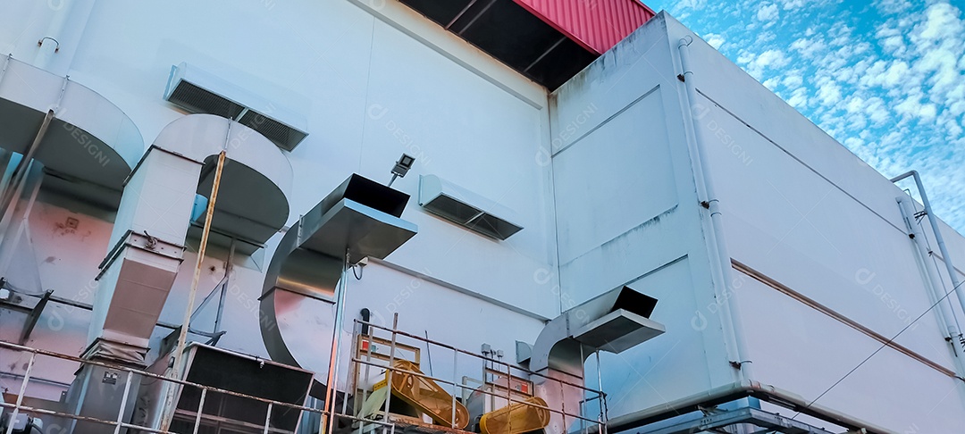 Sistema de fluxo de ar da fábrica. Ventilação industrial.