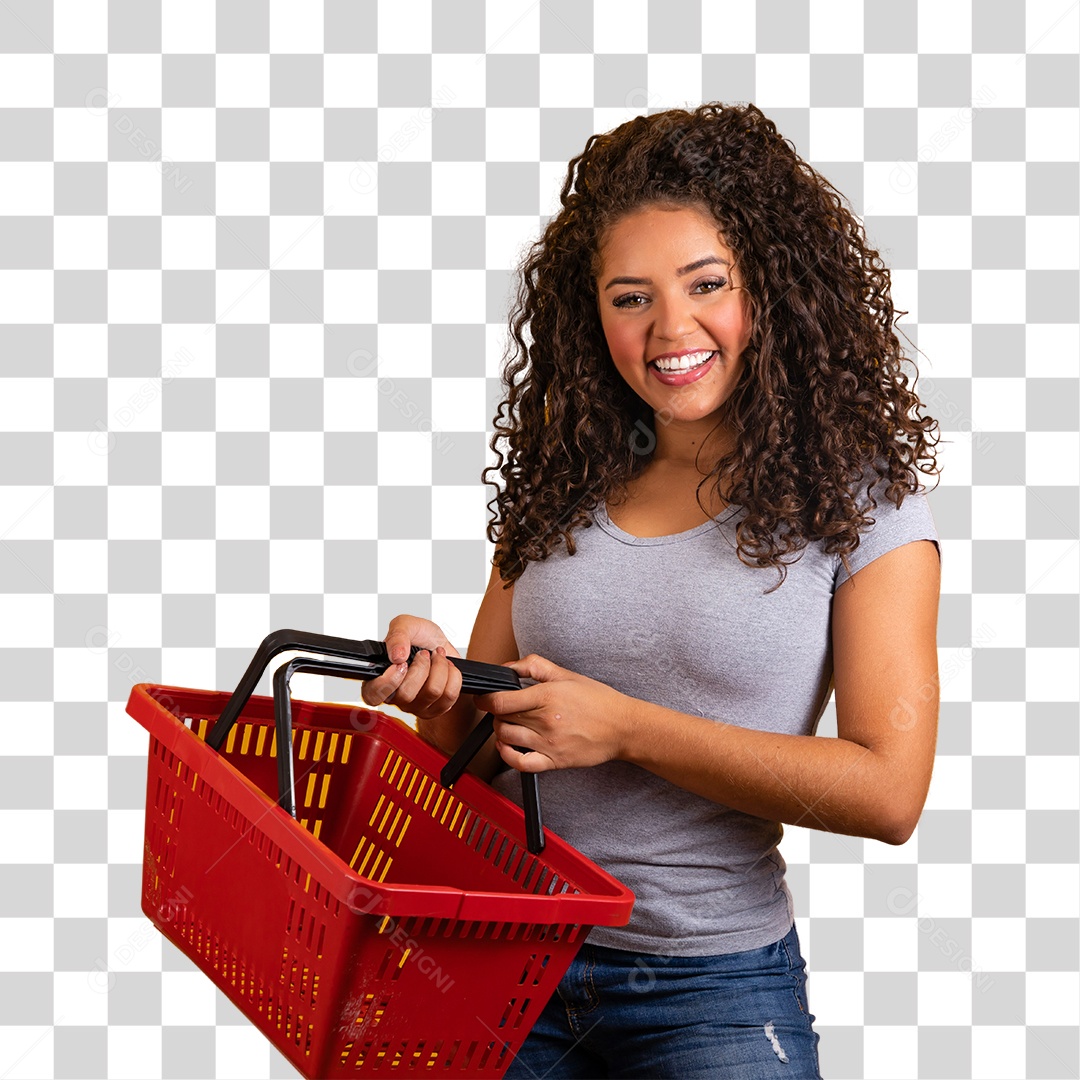 Mulher afro sorridente usando uma camiseta cinza segurando cesta de compras