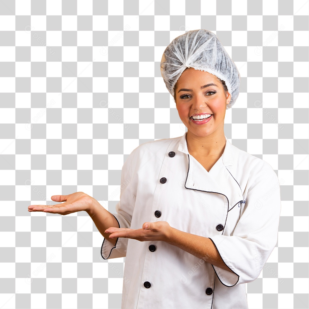 Mulher afro sorridente usando uma camiseta cinza com capacete de segurança  segurando projeto