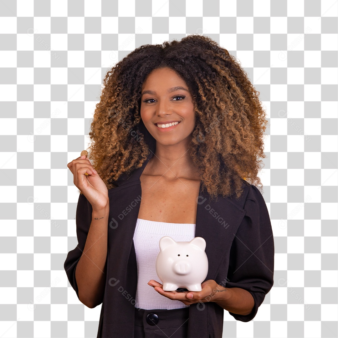 Mulher afro sorridente usando roupa formal colocando moedas no cofre