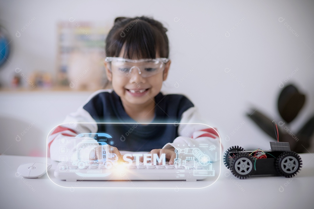 Crianças da escola STEM aprendendo tecnologia de educação construindo robô carro