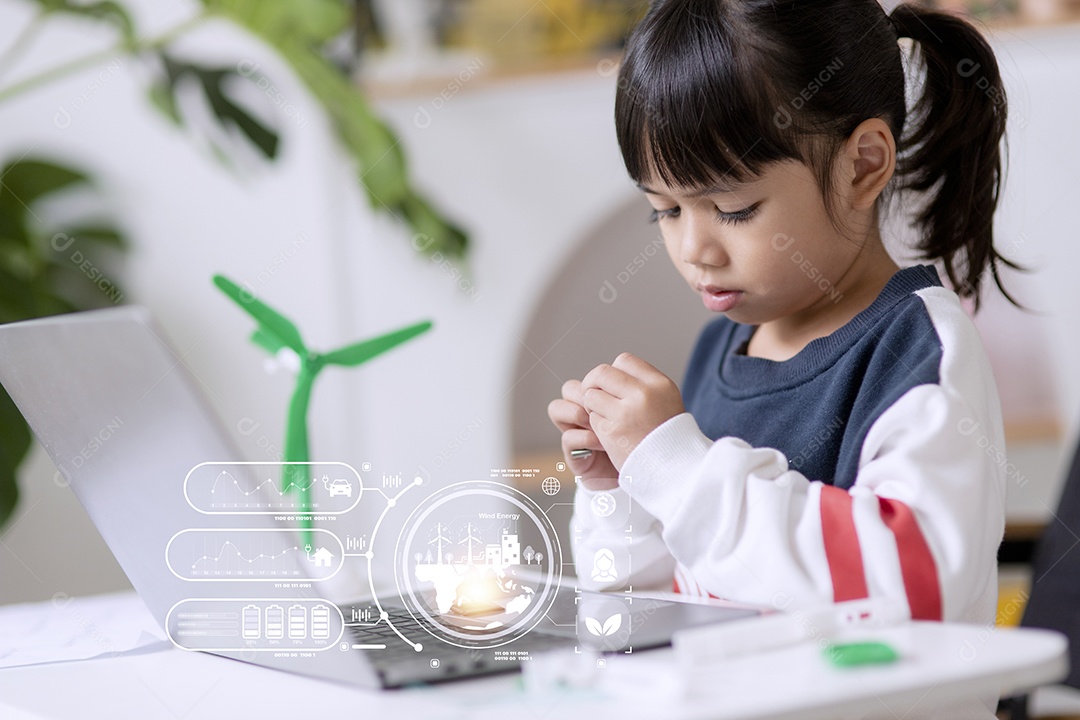 conceito de energia renovável, ciência e tecnologia - criança feliz