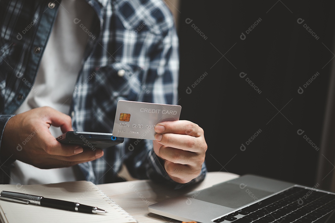 Pagamento com cartão de crédito tecnologia de compras on-line negócio digital banking
