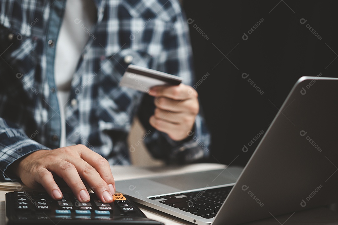 Pagamento com cartão de crédito tecnologia de compras on-line negócio digital banking