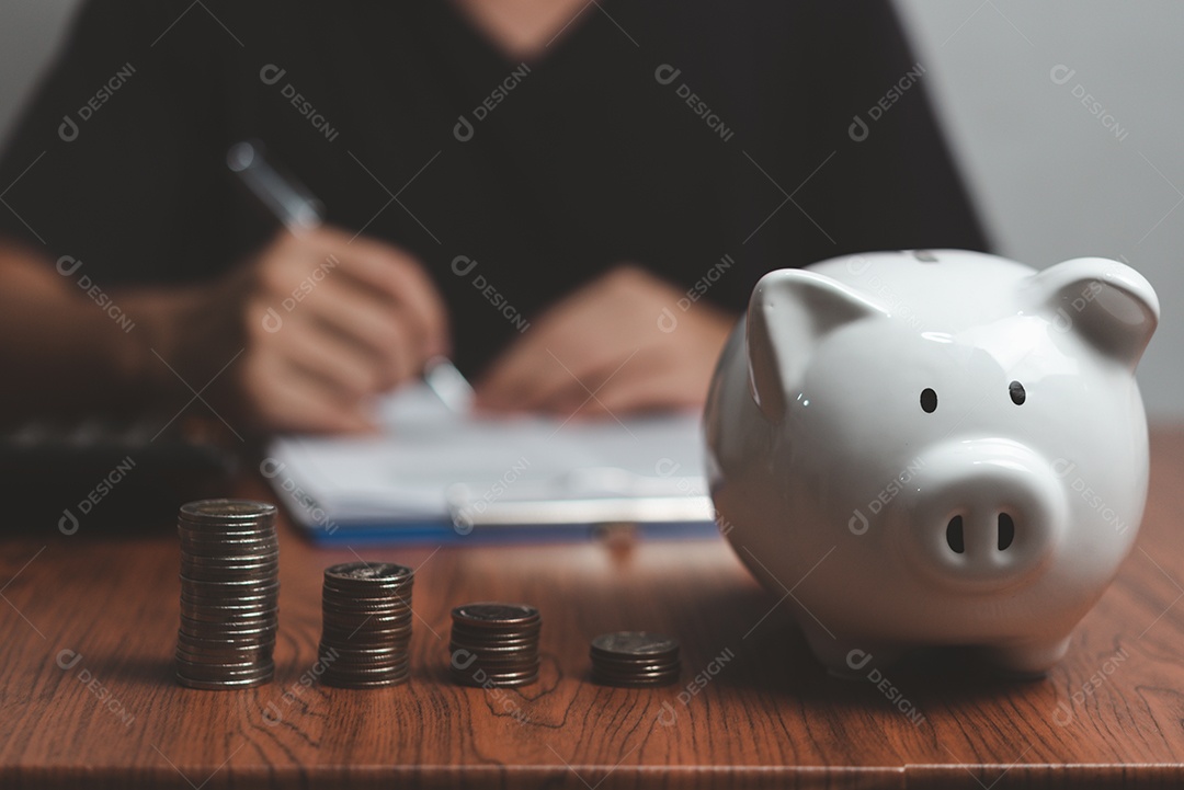 Depósito fundo crescimento poupança cofrinho finanças dinheiro moeda moeda economia investimento. conceito de aposentadoria de empréstimo de renda de riqueza de imposto de negócios.