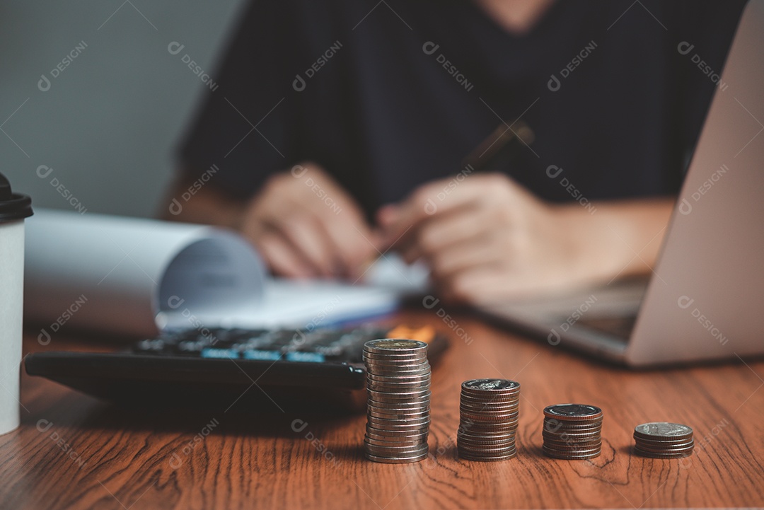 Investimento negócio crescimento poupança moeda financeiro plano finanças riqueza moeda pilha dinheiro documento diagrama.