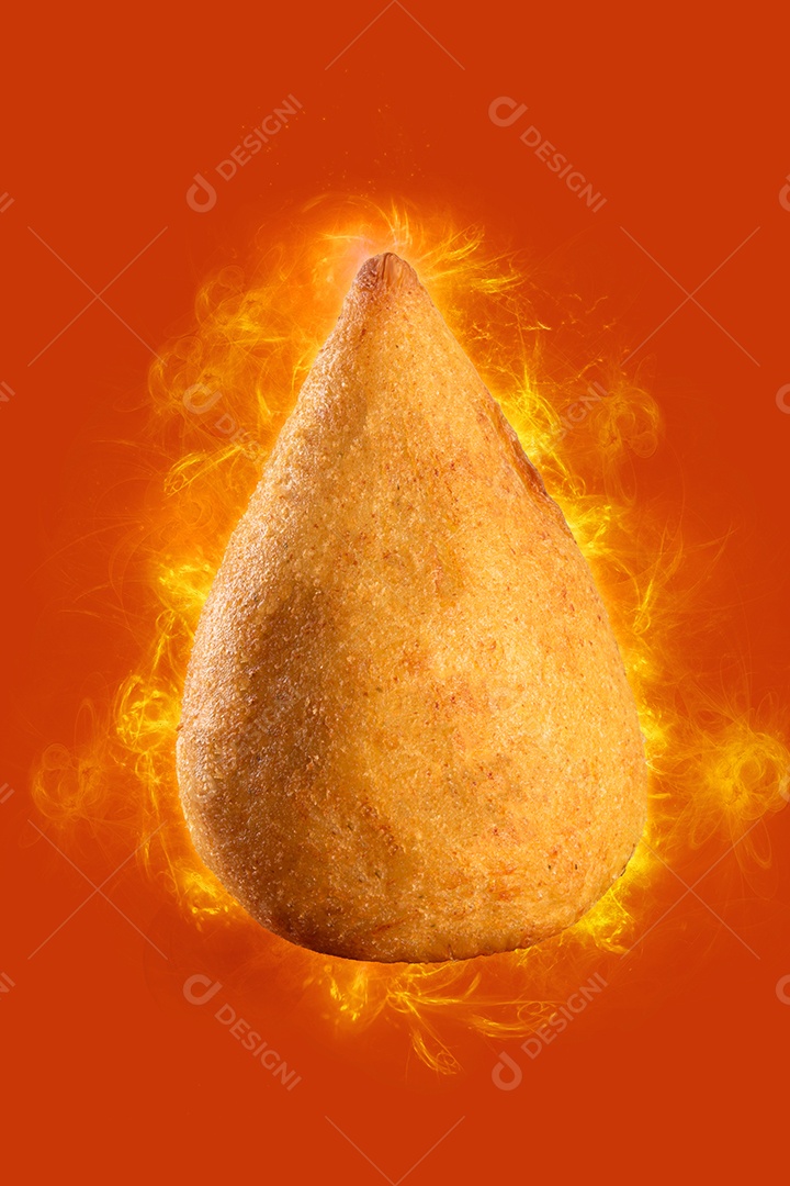 Coxinha. Lanche tradicional brasileiro. Fundo laranja.