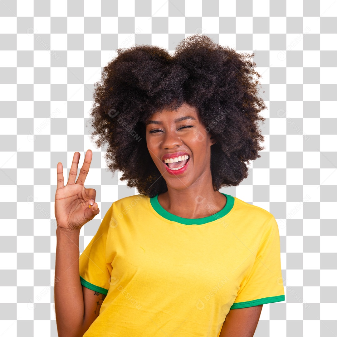 Jovem torcedora fazendo gesto de ok