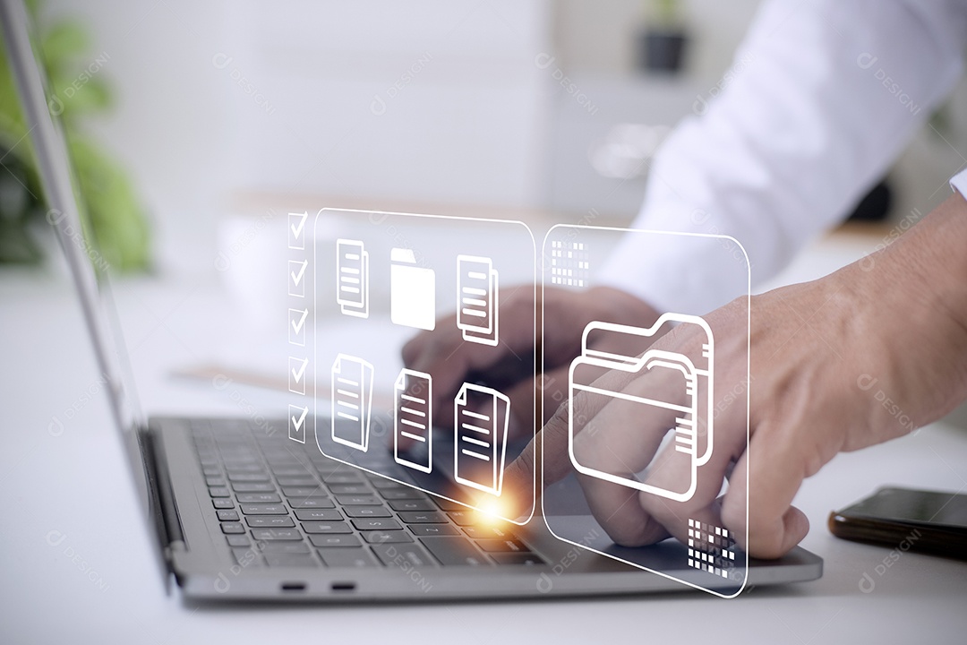 Sistema de gerenciamento de documentos (DMS) sendo configurado pelo consultor