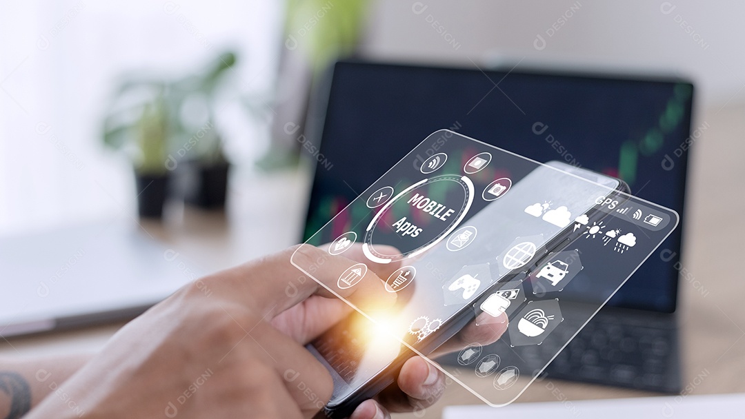 Conceito de aplicativos móveis Mãos de homem de negócios segurando a tela sensível