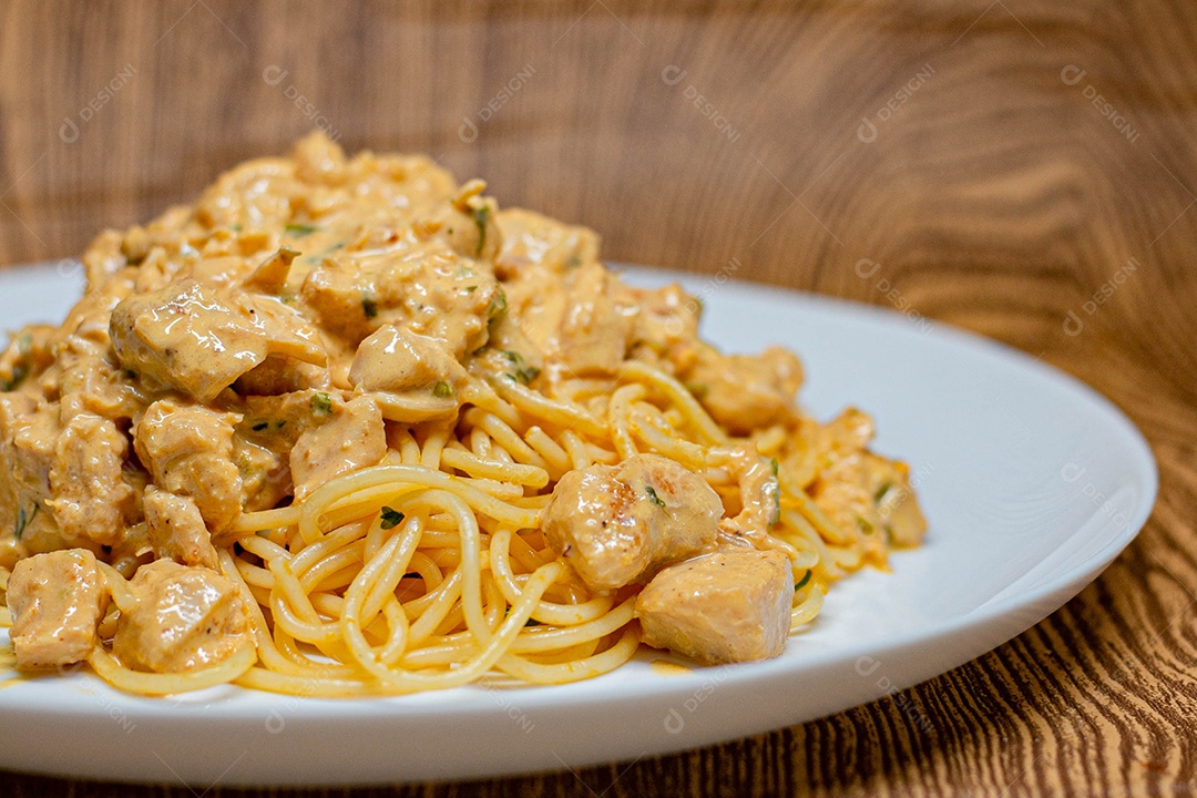 Prato branco de comida mesa madeira