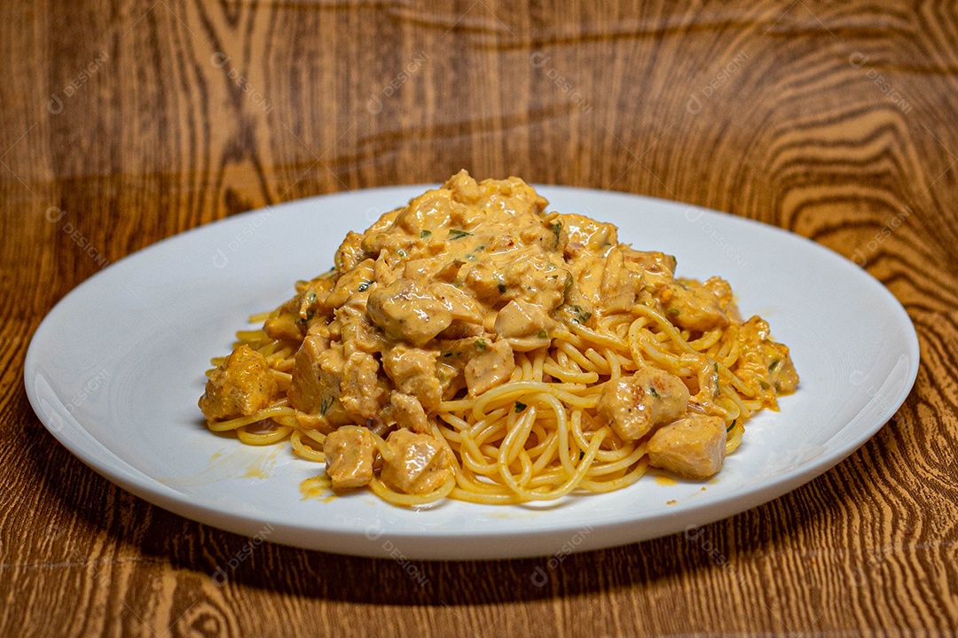 Prato branco de comida mesa madeira