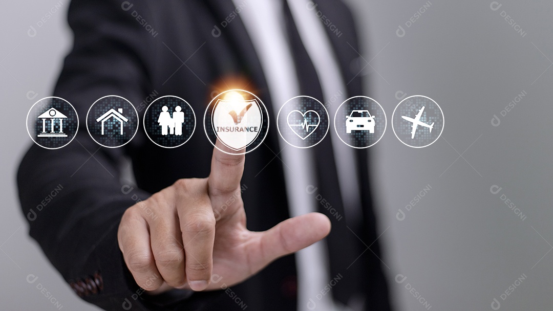 Seguro online na tela virtual. Vida, carro, propriedade, saúde