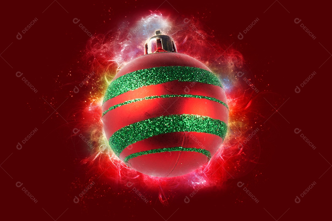 bolas vermelhas enfeite de natal isolado. Efeitos de luz nas costas vermelhas