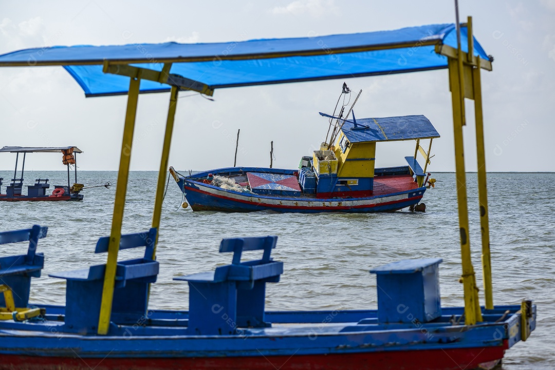Praia. São Miguel dos Milagres, Alagoas, Brasil. Barcos na Praia do Toque