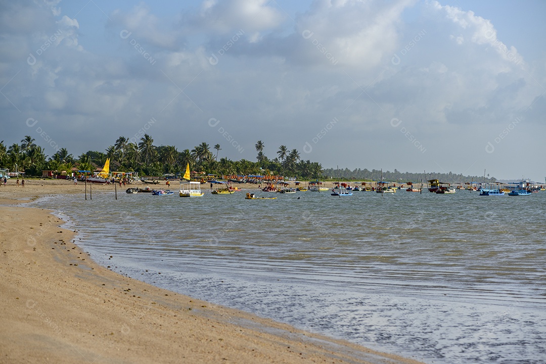 Praia. São Miguel dos Milagres, Alagoas, Brasil. Barcos na Praia do Toque